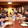 夕食のようす　写真提供：松江市